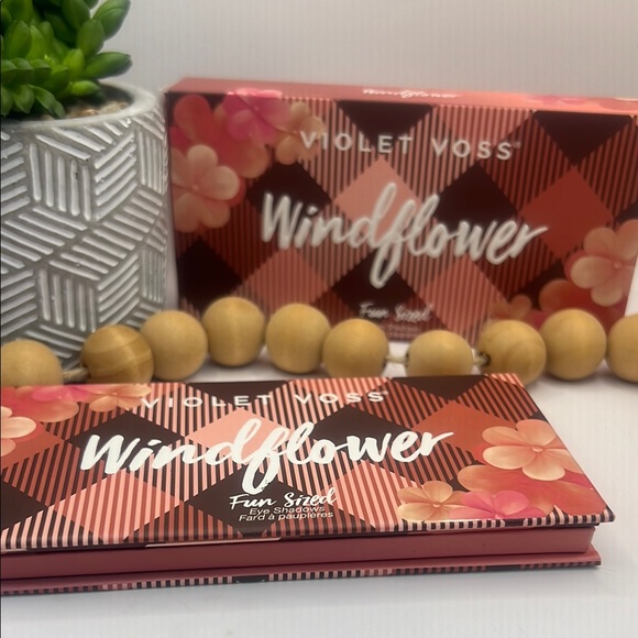 Violet Voss Windflower Eyeshadow Palette - Picture 2 of 6